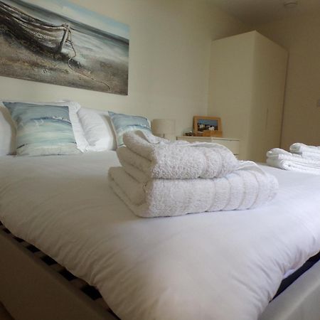 3Thedome - Luxury Ground Floor Apartment Opposite The Beach, Barton On Sea Exterior photo