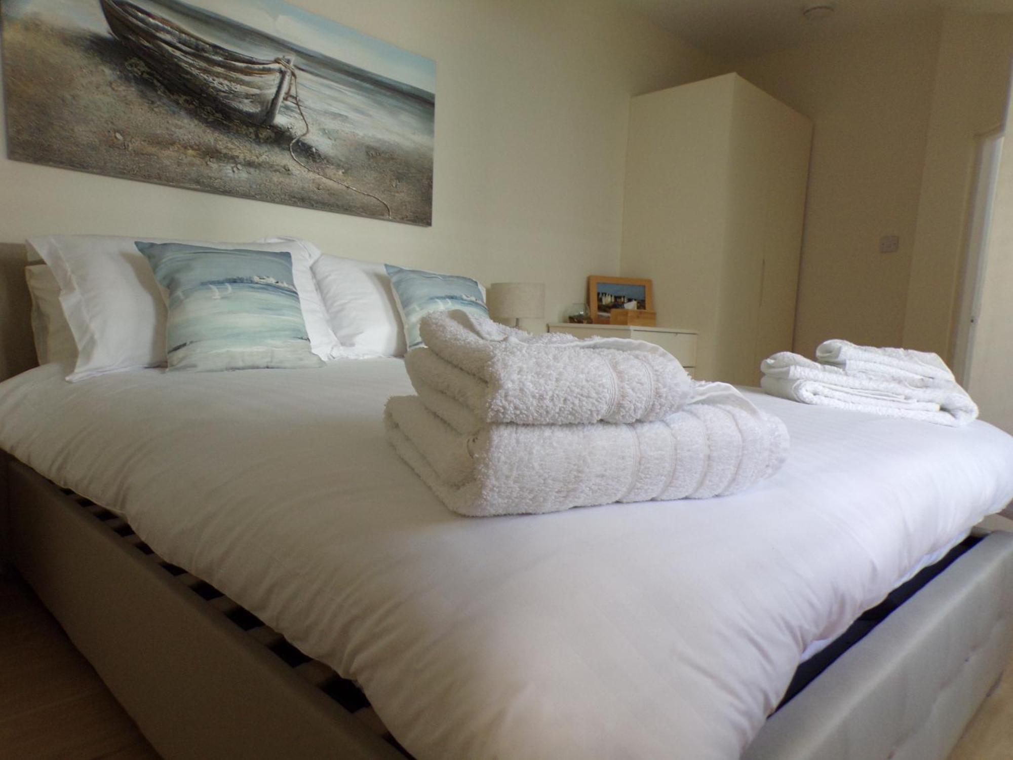 3Thedome - Luxury Ground Floor Apartment Opposite The Beach, Barton On Sea Exterior photo