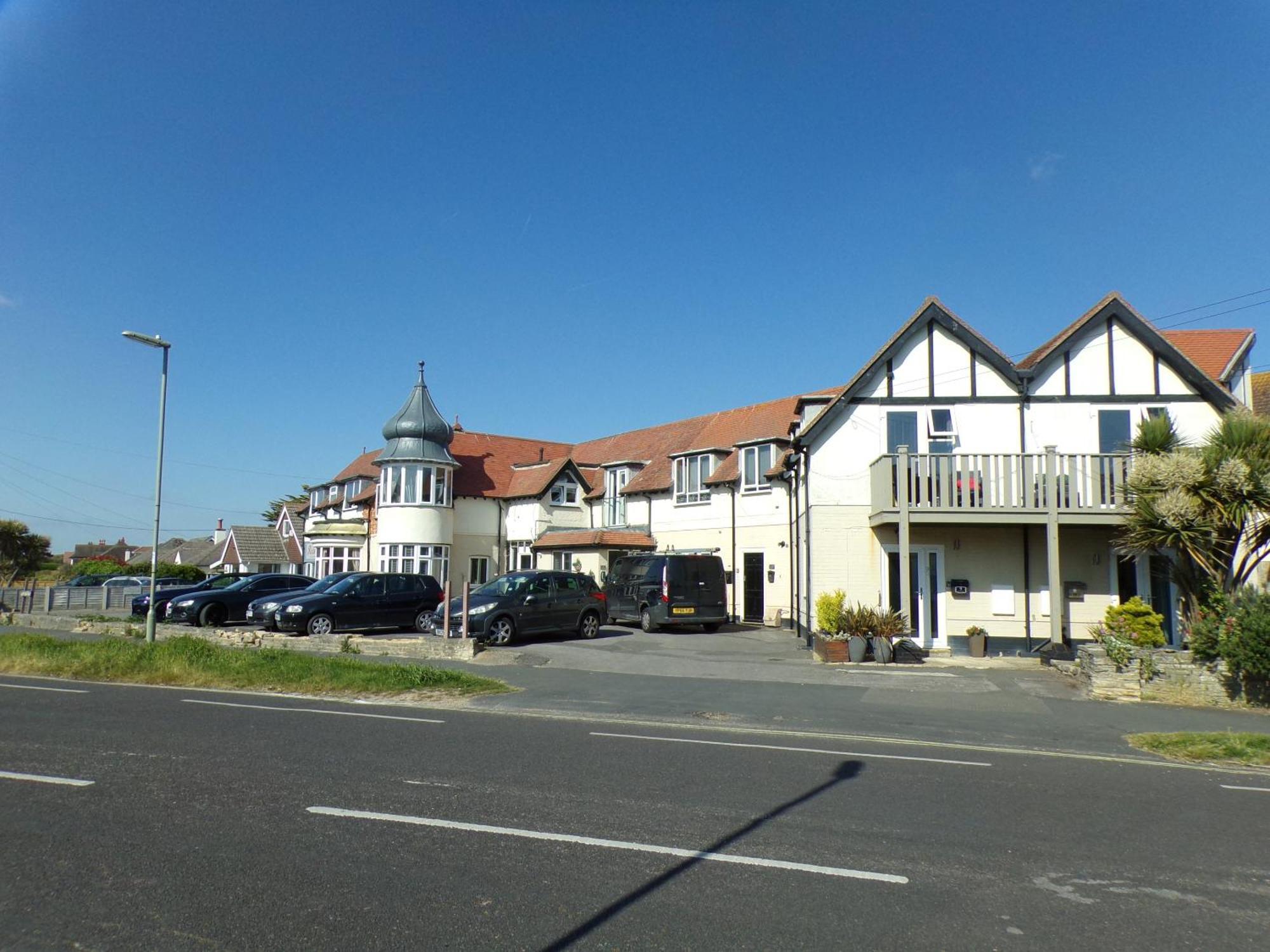 3Thedome - Luxury Ground Floor Apartment Opposite The Beach, Barton On Sea Exterior photo